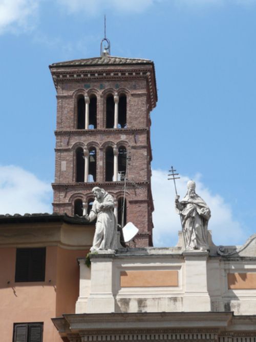 La chiesa dei Santi Quattro Coronati e l’Oratorio di San Silvestro
