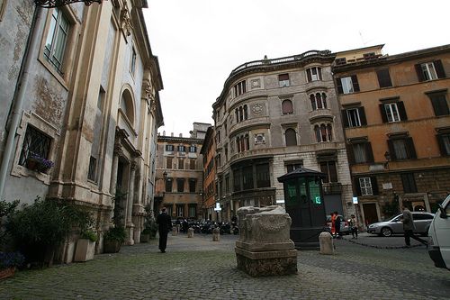 Passeggiata nel Campo Marzio meridionale | Il Rione Pigna e la chiesa di Santo Stefano