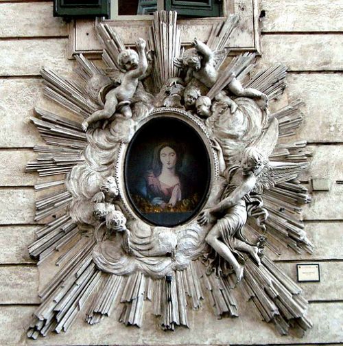 Le Madonnelle. Aneddoti, prodigi e curiosità sulle edicole sacre