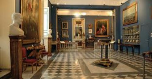 Vestivamo “stile Impero”  Le donne di casa Bonaparte e i loro abiti