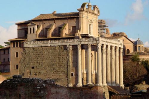 Le chiese dei mestieri |?Apertura riservata | San Lorenzo in Miranda e il Museo di Arte Farmaceutica