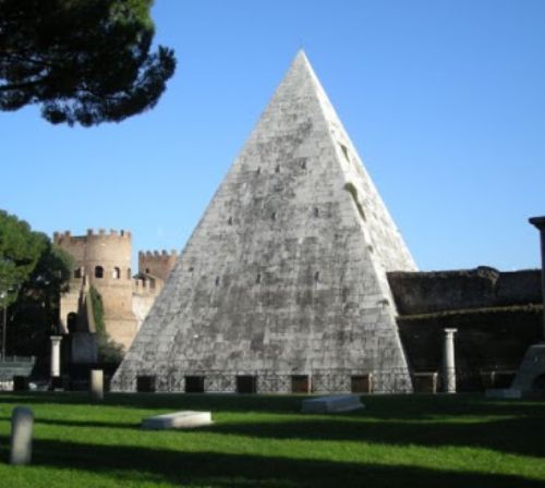 Apertura riservata | La Piramide di Caio Cestio