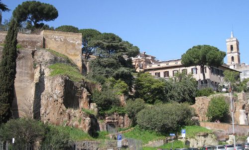 Passeggiata serale | Sotto la rupe Tarpea