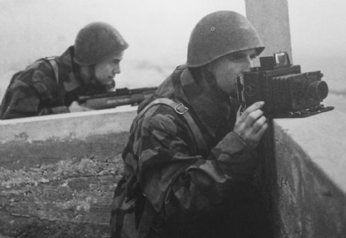 Mostra | War is over