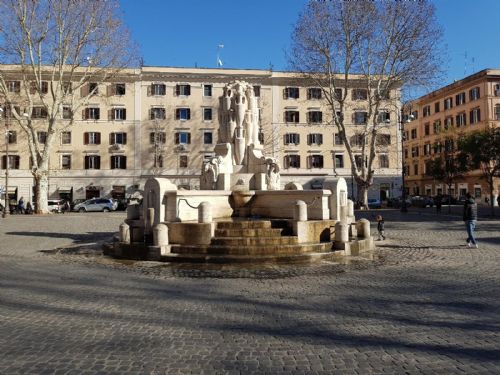 Testaccio fuori luogo: passeggiata tra il passato ed il futuro.