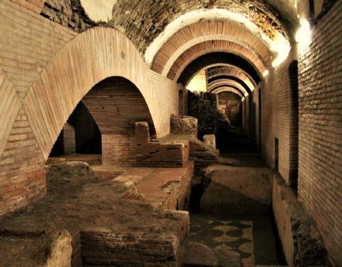 San Lorenzo in Lucina e l’area archeologica sotterranea