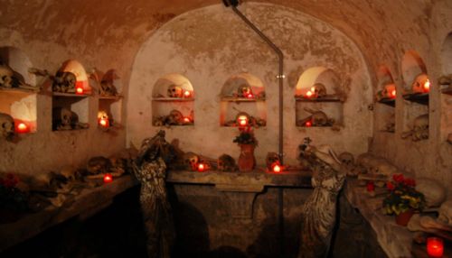 Apertura riservata | L’Isola Tiberina e la Cripta dei Sacconi Rossi