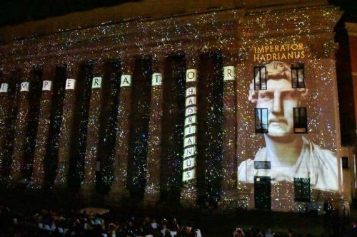 Passeggiata | Lo spettacolo di luci sul Tempio di Adriano e il Campo Marzio in età imperiale
