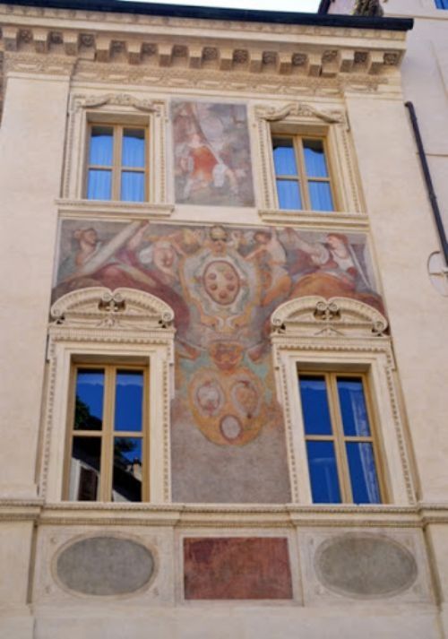 Visite a domicilio | Dalle facciate dipinte alla street art