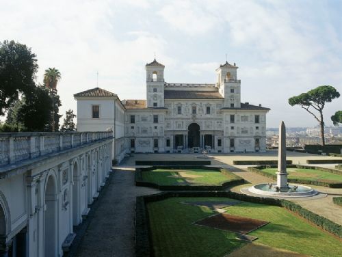 Villa Medici: i giardini e la mostra Poussin e Mosè. Dal disegno all’arazzo