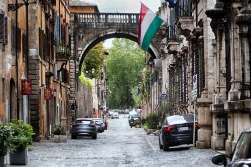 Passeggiata | Per vicoli e traverse.  Toponomastica e curiosità tra Via Giulia e Corso Vittorio