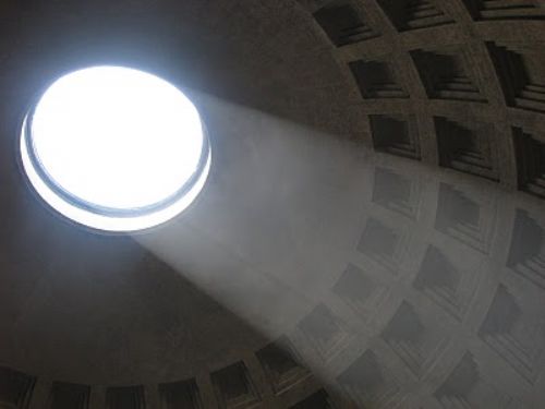 Appuntamento col solstizio. Un raggio di luce nell’occhio del Pantheon