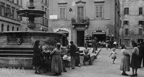 Passeggiata serale al Rione Monti. Tra ieri e oggi