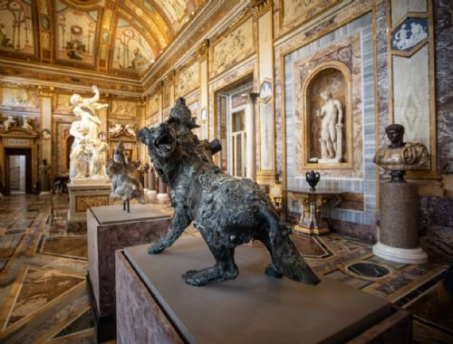 La Galleria Borghese e la mostra "Damien Hirst. Archeology now"