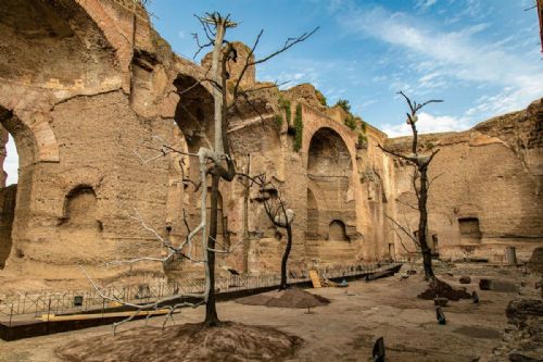 Le Terme di Caracalla e la mostra “Idee di pietra.  Giuseppe Penone a Caracalla”