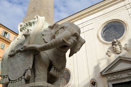 Passeggiata serale?|?Battuta di caccia. Bestiario in pietra e versi