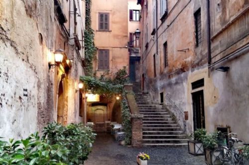 Passeggiata | Tra storia e toponomastica… via dei Coronari