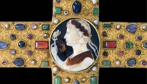 VAD | Meraviglie senza tempo: glittica e pittura su pietra