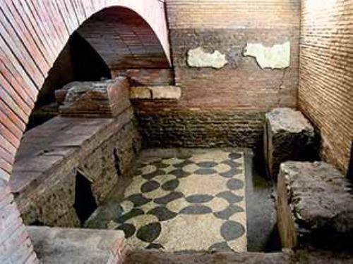 Sotto il suolo di Roma | I sotterranei della chiesa di San Lorenzo in Lucina