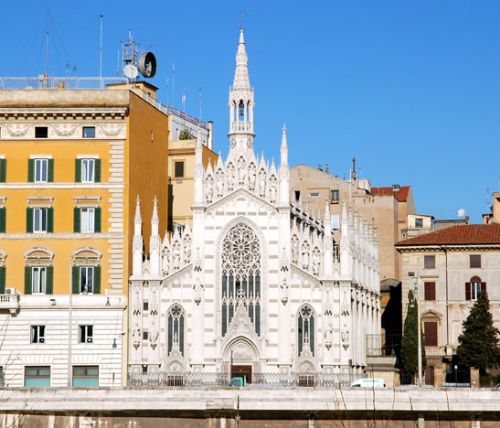 La chiesa neogotica del Sacro Cuore del Suffragio